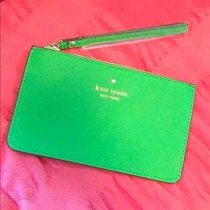 BNWT kate spade clutch/wristlet 💚 ♠️